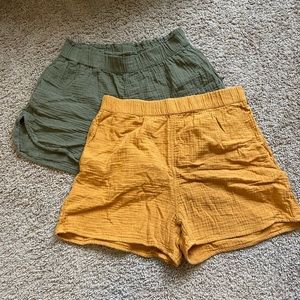 2 pairs of universal thread shorts